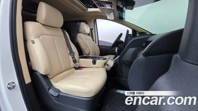 Hyundai Staria Staria L3.5 Tourer 11 мест — Фото автомобиля 10