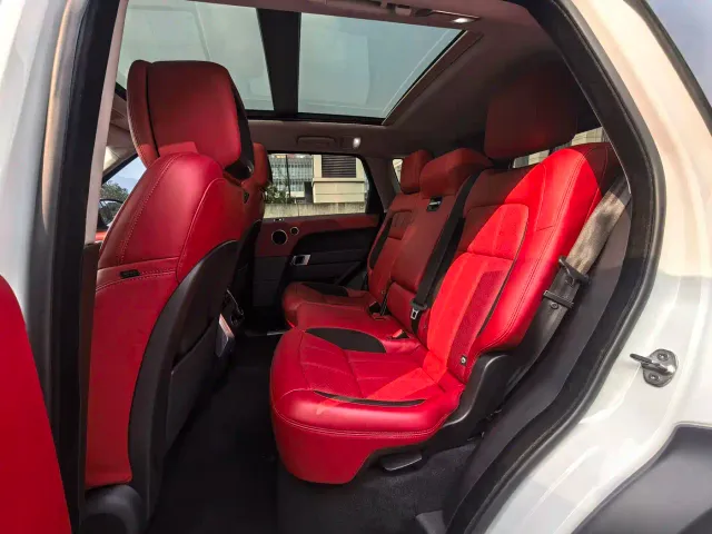 Land Rover Range Rover Sport — Фото автомобиля 11