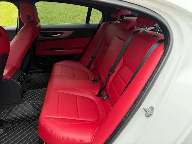 Jaguar XEL — Фото автомобиля 12