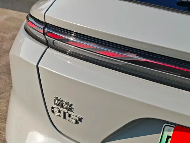 Nio ET5 Touring — Фото автомобиля 8