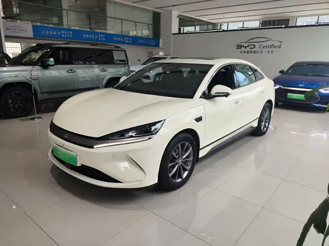 Фотография автомобиля — BYD Qin L