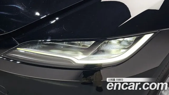 Tesla Model 3 — Фото автомобиля 21