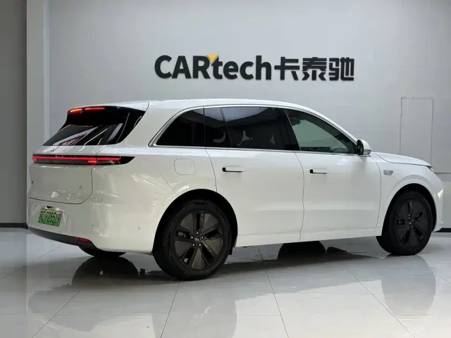 Li Auto L6 — Фото автомобиля 6
