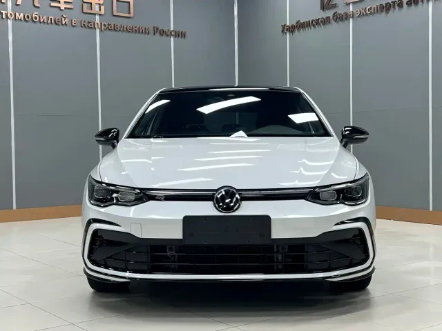 Volkswagen Golf — Фото автомобиля 2