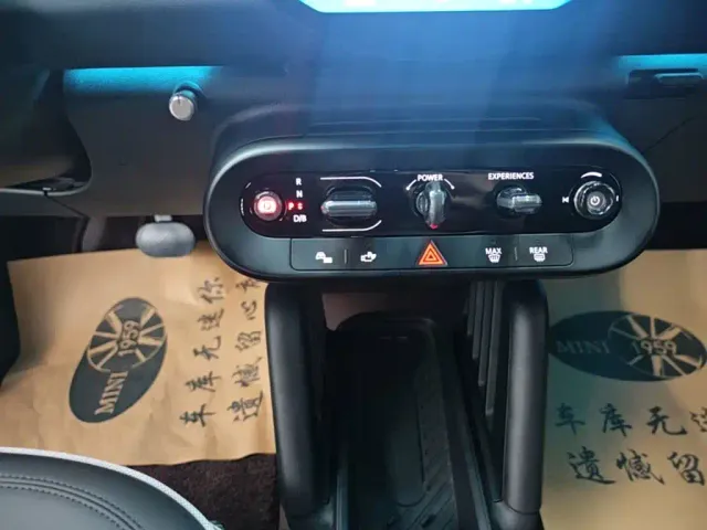 MINI Electric MINI ACEMAN — Фото автомобиля 13
