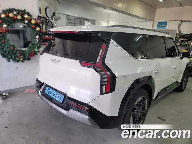 Kia EV9 — Фото автомобиля 2