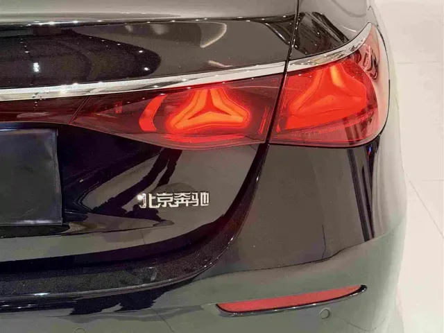 Mercedes-Benz E-Class — Фото автомобиля 15