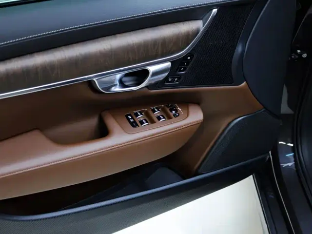Volvo S90 — Фото автомобиля 17
