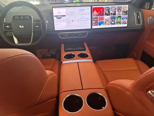 Li Auto L9 — Фото автомобиля 6