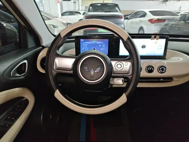 Wuling Bingo — Фото автомобиля 10