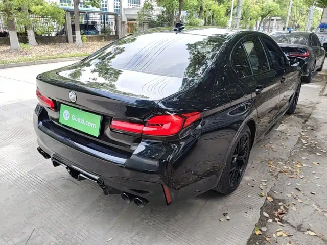 BMW 5 Series — Фото автомобиля 4