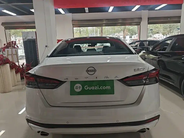Nissan Teana — Фото автомобиля 5