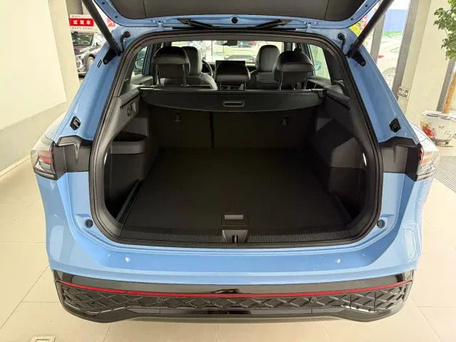 Volkswagen Tiguan L — Фото автомобиля 15
