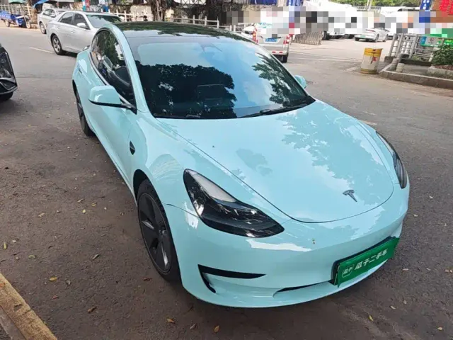 Tesla Model 3 — Фото автомобиля 3