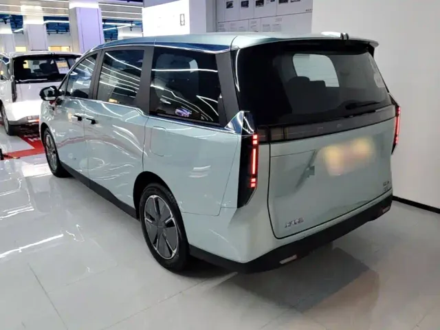 Maxus Dajia 7 — Фото автомобиля 4