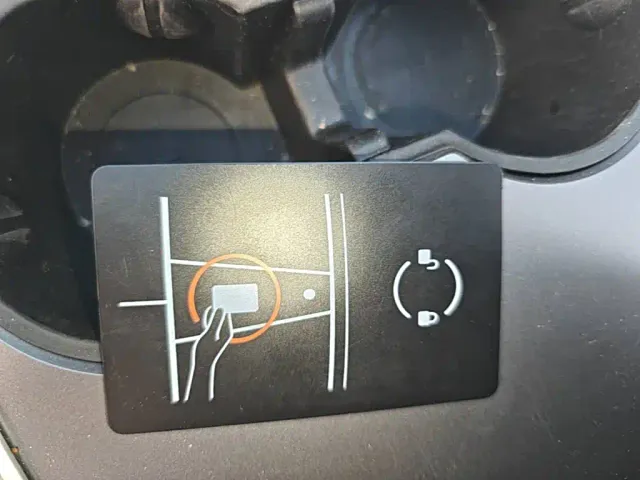 Tesla Model Y — Фото автомобиля 12