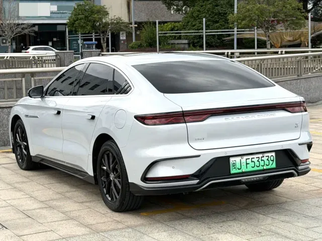BYD Han — Фото автомобиля 9