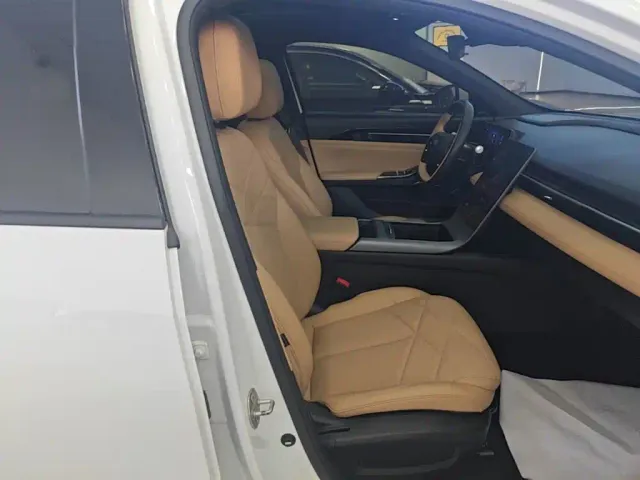 Geely Galaxy L6 — Фото автомобиля 24