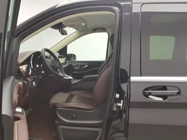 Mercedes-Benz V-Class — Фото автомобиля 10