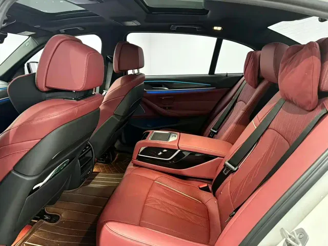 BMW 5 Series — Фото автомобиля 7