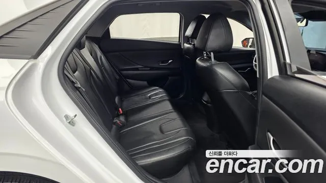 Hyundai AVANTE Avante (CN7) — Фото автомобиля 12