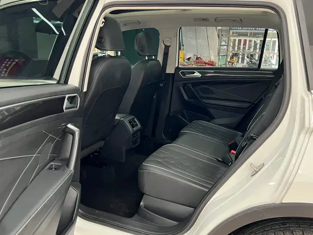 Volkswagen Tiguan L — Фото автомобиля 9