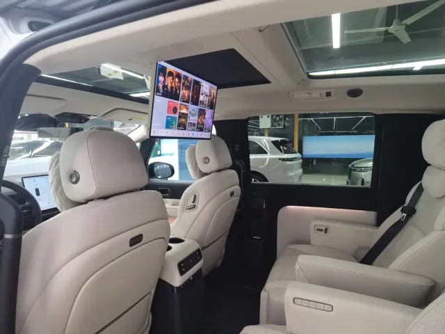 Li Auto MEGA — Фото автомобиля 7