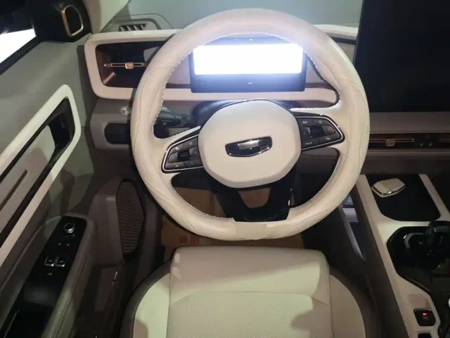 Geely ICON — Фото автомобиля 10