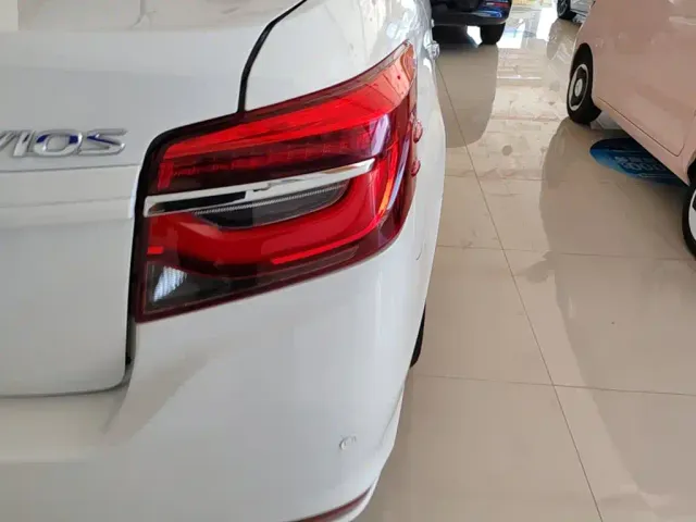 Toyota Vios — Фото автомобиля 7