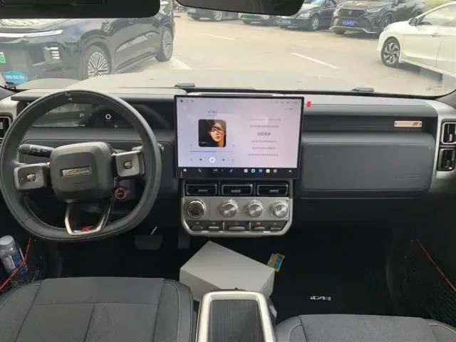 iCAR V23 — Фото автомобиля 6