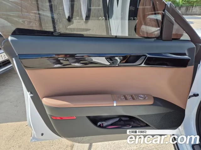 Hyundai Grandeur Grandeur (GN7) 2.5 Бензин 2WD — Фото автомобиля 6