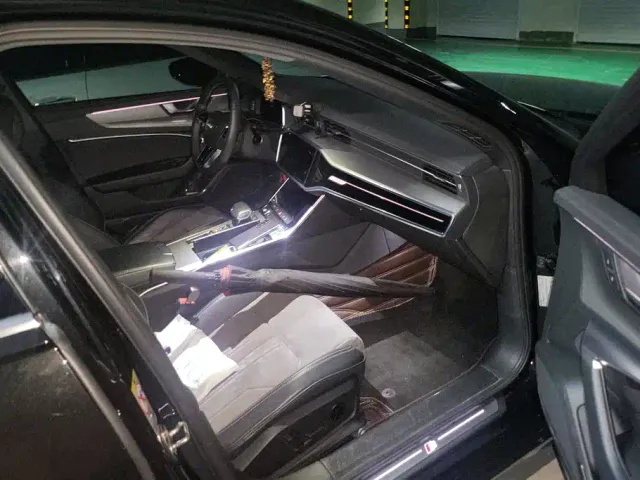 Audi A6L — Фото автомобиля 8