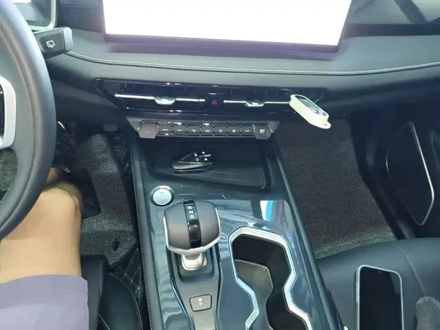 Changan Changan CS75 2025 PRO 1.5T Premium 7-Seater — Фото автомобиля 13