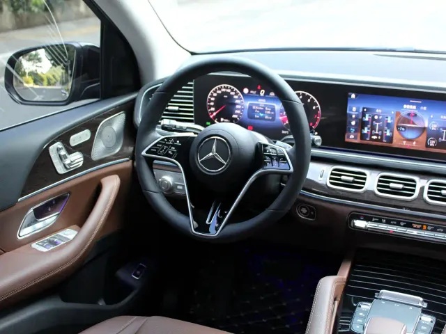 Mercedes-Benz GLE-Class — Фото автомобиля 8