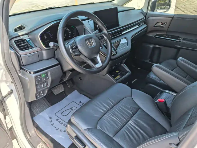 Honda Odyssey — Фото автомобиля 9