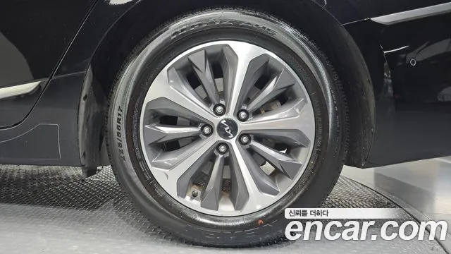 Kia K8 Hybrid — Фото автомобиля 6