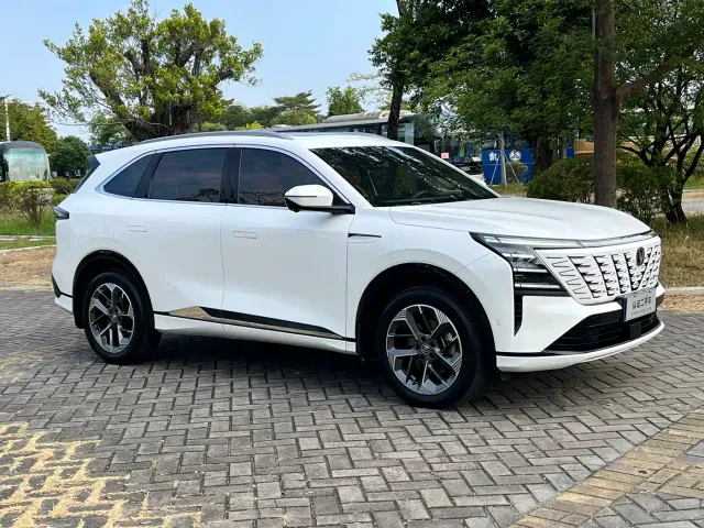 Changan CS75 Plus — Фото автомобиля 3