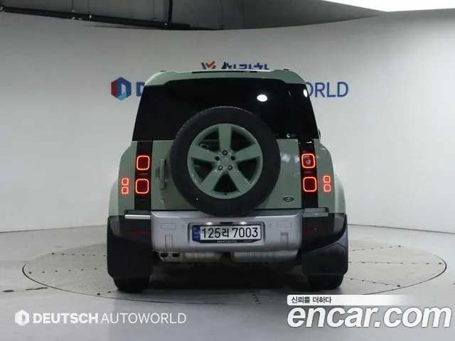 Land Rover Defender — Фото автомобиля 4