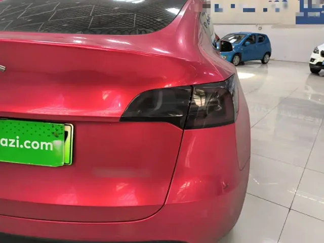 Tesla Model Y — Фото автомобиля 7
