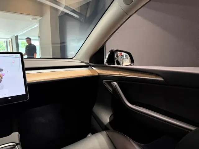 Tesla Model Y 2022 Facelift Rear-Wheel Drive Version — Фото автомобиля 11
