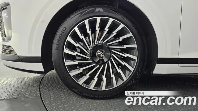 Hyundai Grandeur Grandeur (GN7) 2.5 Бензин 2WD — Фото автомобиля 4