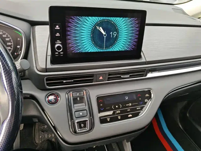Honda Elysion — Фото автомобиля 12