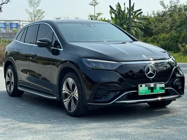 Mercedes-Benz EQE SUV — Фото автомобиля 3
