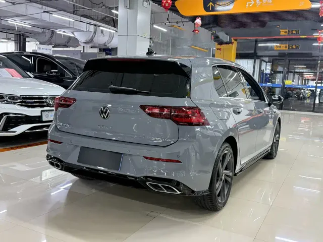 Volkswagen Golf — Фото автомобиля 4