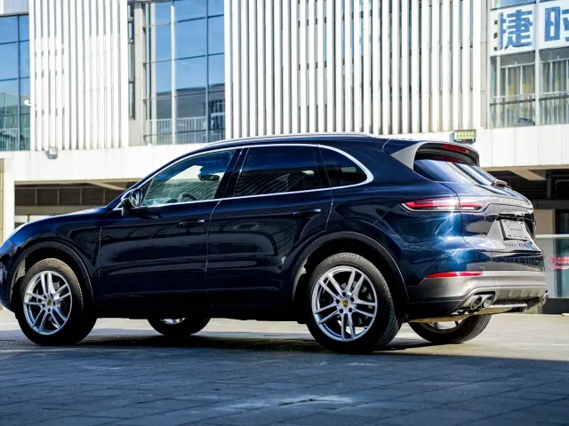 Porsche Cayenne — Фото автомобиля 7