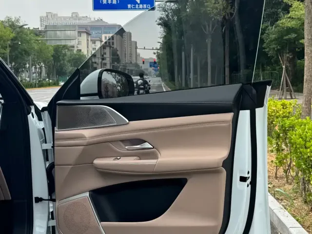 Xpeng G9 — Фото автомобиля 17