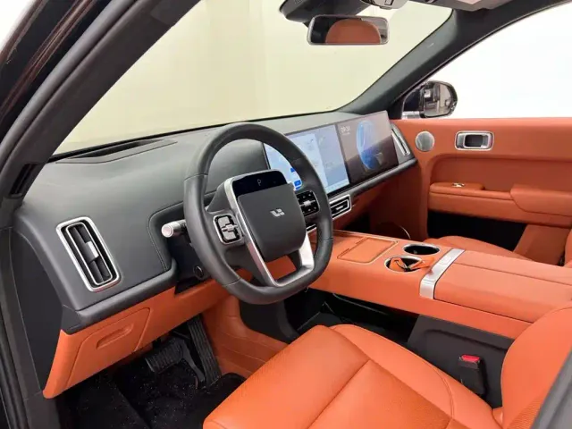 Li Auto L9 — Фото автомобиля 15