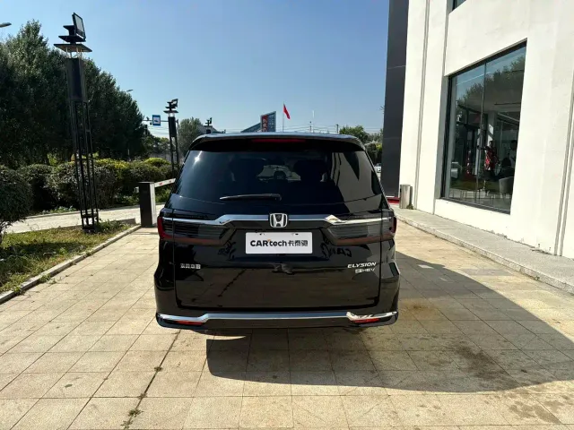 Honda Elysion — Фото автомобиля 3