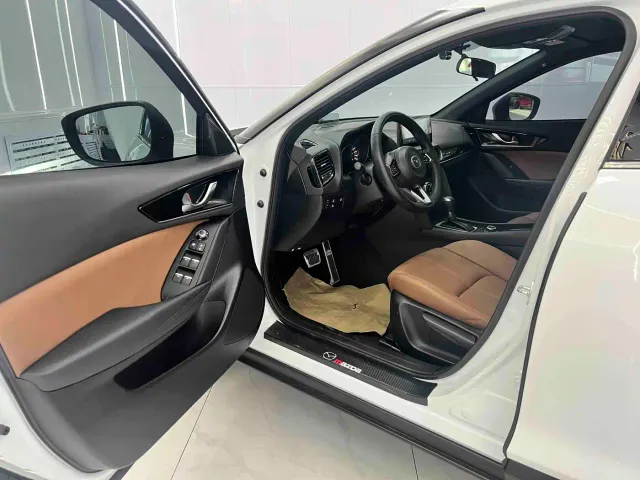Mazda CX-4 — Фото автомобиля 7