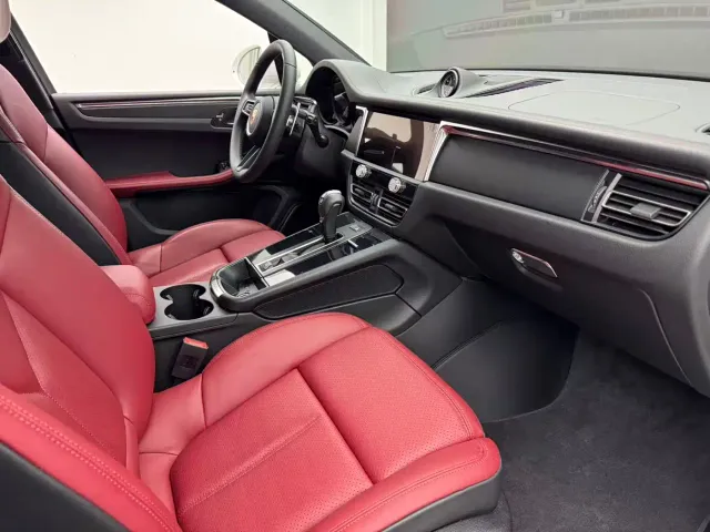 Porsche Macan — Фото автомобиля 10